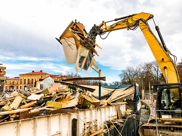 Best Professional Junk Removal  in Manitowoc, WI